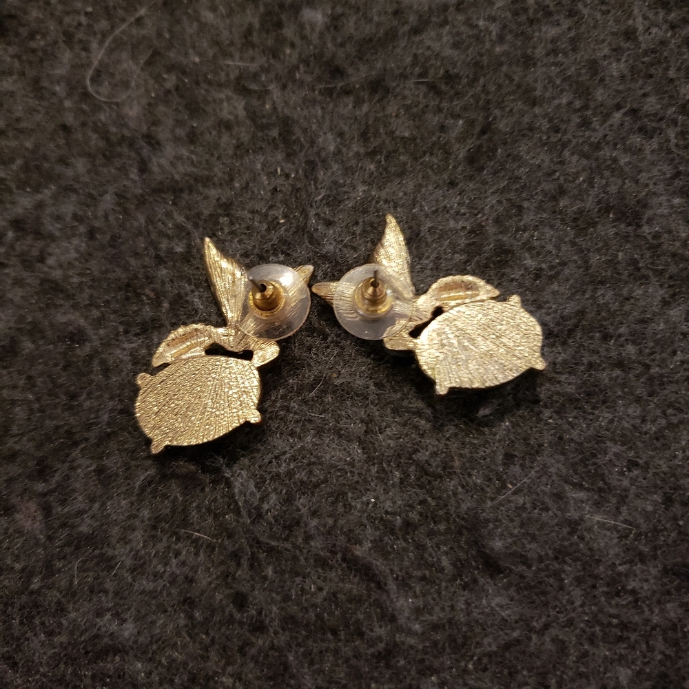 Jade Hornet Earrings - Picture 3 of 3